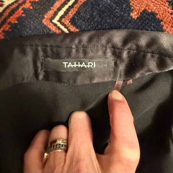 Tahari women’s black satin tuxedo shirt size L - Picture 5 of 8